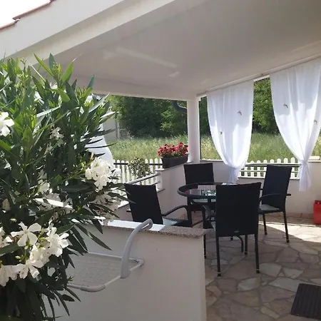 Apartment Juracak Josip I Mira Nin