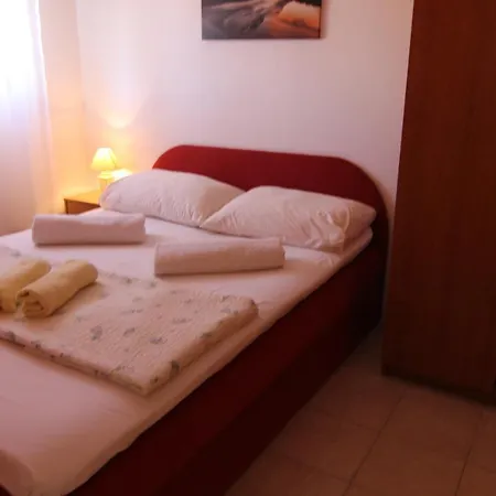 Juracak Josip I Mira Apartment Nin